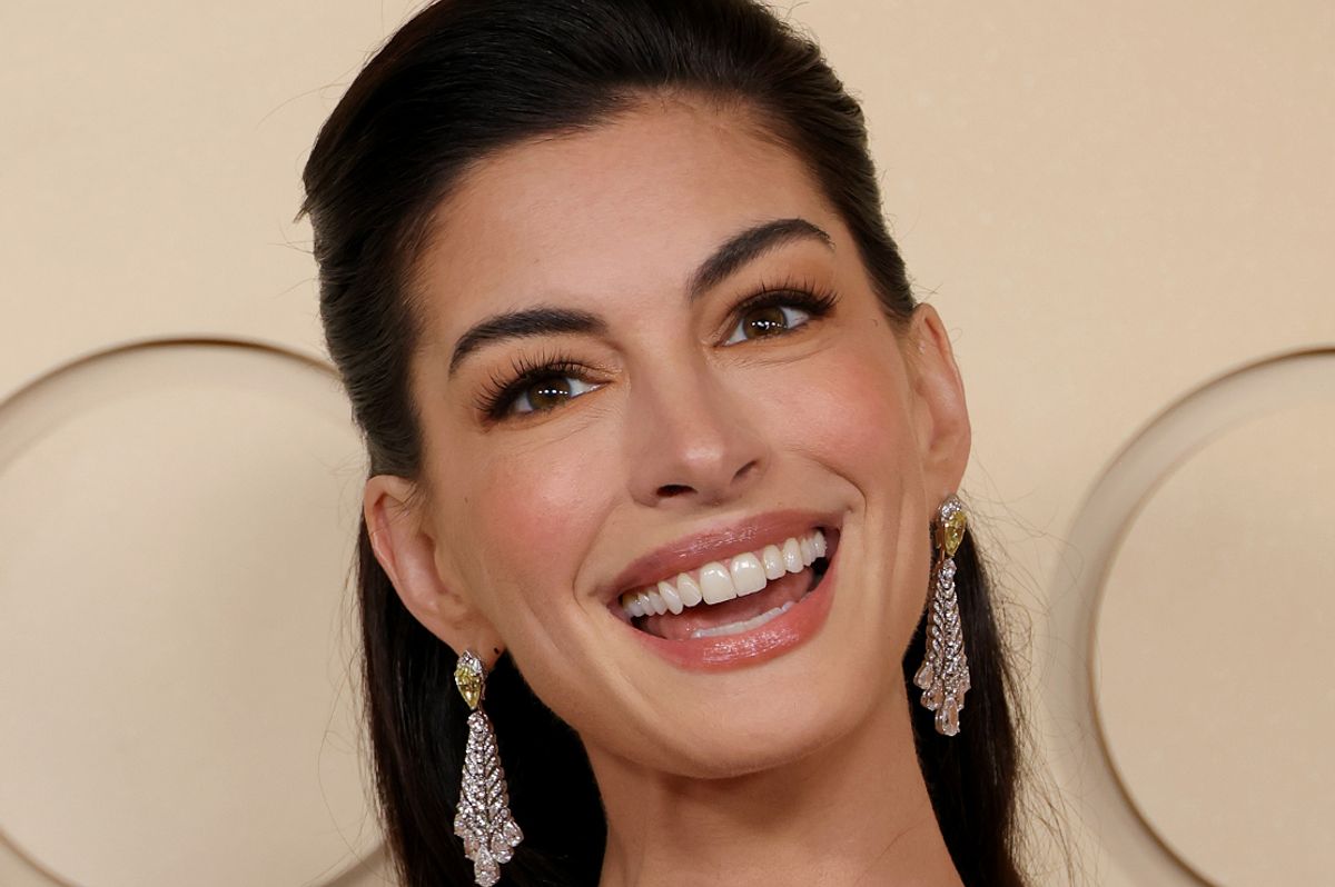 Anne Hathaway at the Oscars