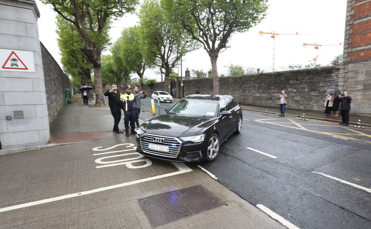 The Garda escort arriving to the Special Criminal Court this evening after Sean McGovern's extradition from Dubai