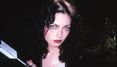 Violet Grohl announces debut album 'Be Sweet To Me' with rollicking single '595'