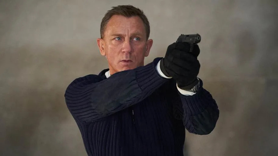 Daniel Craig in NO TIME TO DIE