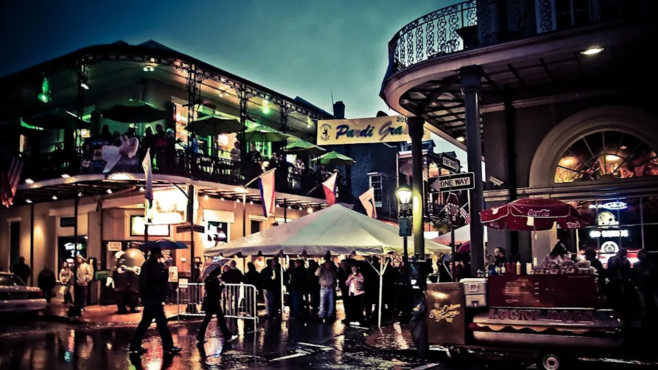 he French Quarter in New Orleans, where LaBeouf was arrested on February 17, 2026, following a brawl outside R Bar. Credit: Kaylin Idora Photography, CC BY 2.0, via Wikimedia Commons.