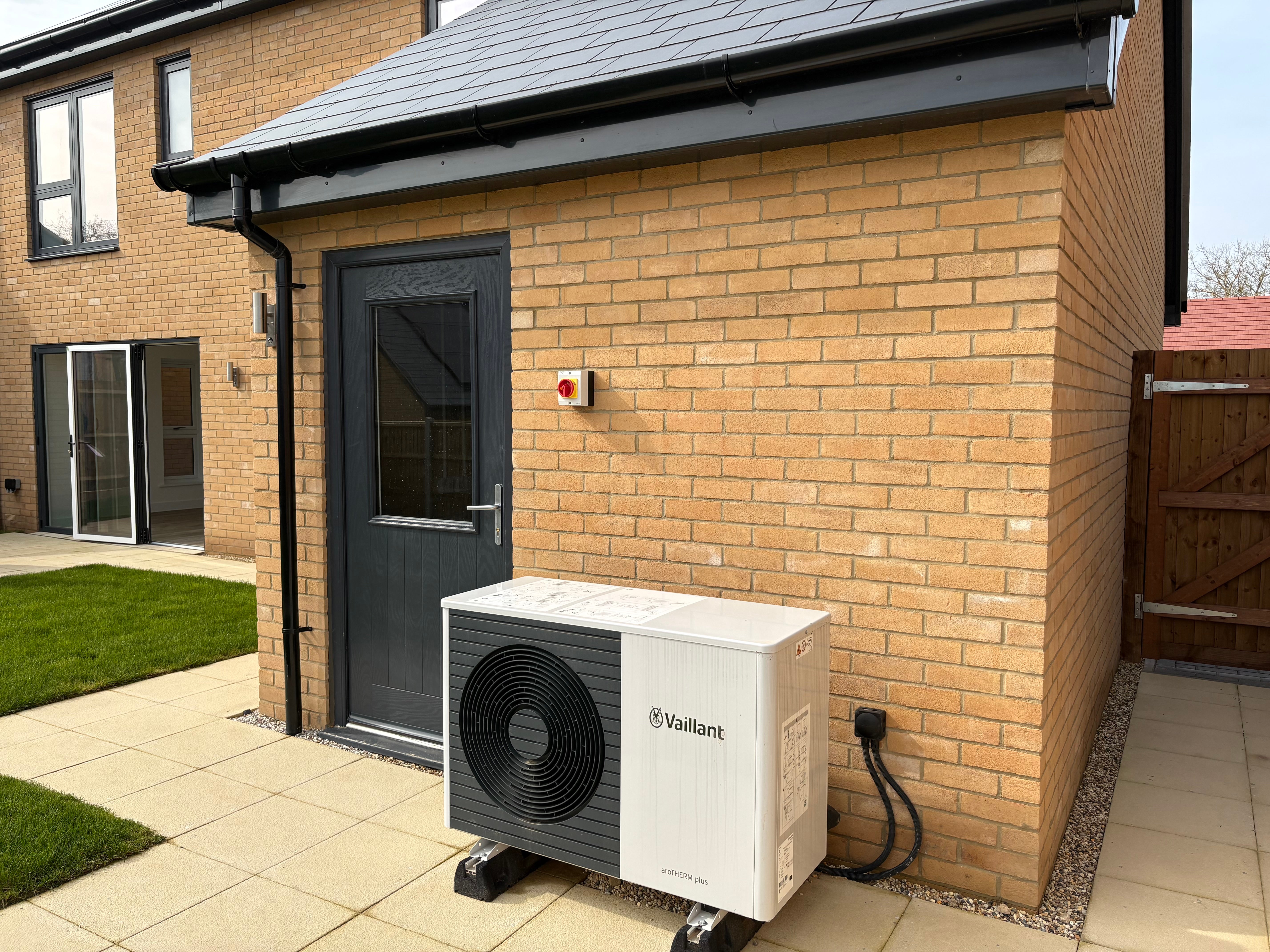 Heat pumps will be standard in new homes, ministers said.