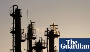 Australian governments subsidising fossil fuel use by more than $30,000 a minute, analysis finds | Fossil fuels