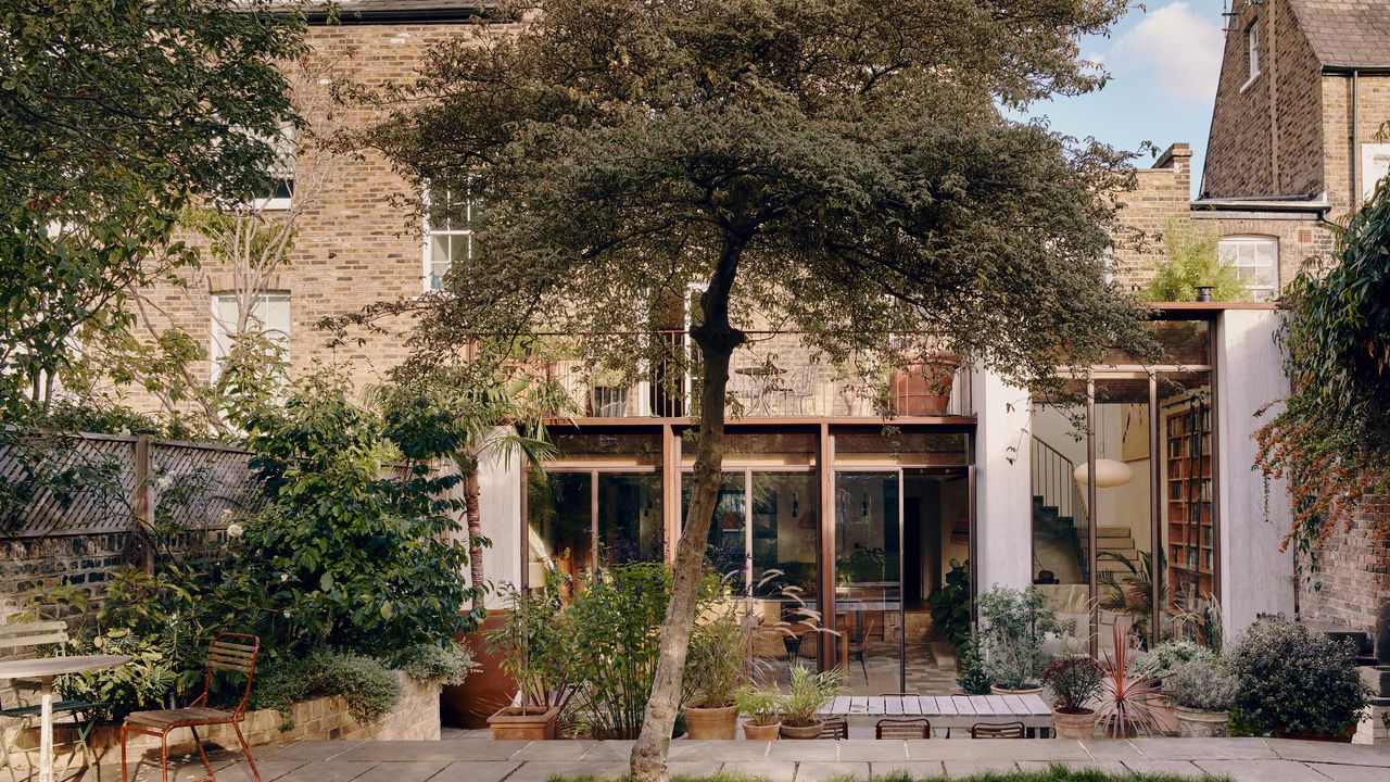 A spectacularly airy house hidden behind an unassuming façade in east London