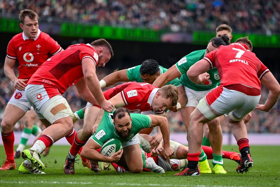 Ireland and Wales in their traditional green and red jerseys