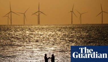 UK must double down on renewables as wars drive up energy costs, experts say | Renewable energy