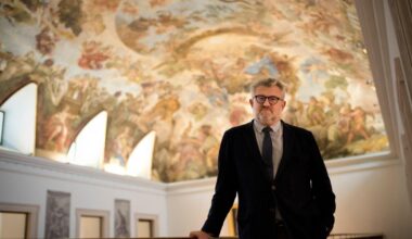 As Prado takes on tour groups, can art ever be intimate again?