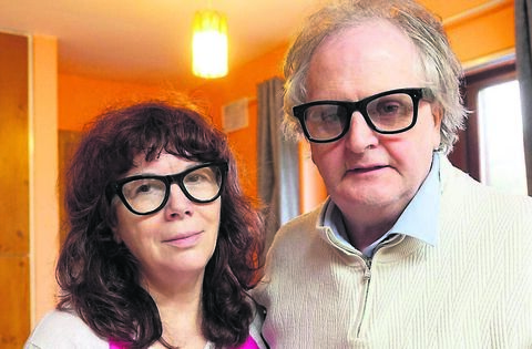 How AI glasses are helping one blind couple to live a more independent life - News