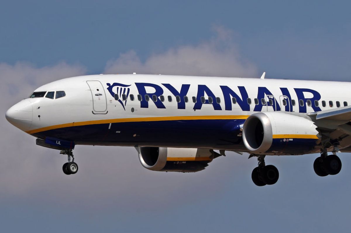 A Ryanair Boeing 737 flight bound for Manchester and training aircraft C-172 from American aviation company Cessna were involved in a near-miss incident at Cork Airport