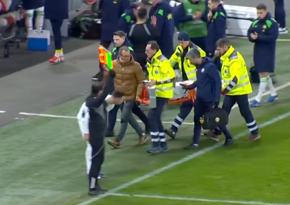 Sammie Szmodics was stretchered off after being treated by medical staff