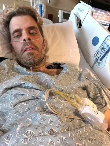 Perez Hilton at Southern Hills Hospital & Medical Center in Las VegasCredit: Perez Hilton/Instagram