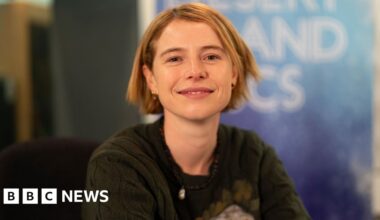 Jessie Buckley says acting helped her overcome eating disorder as a teenager - BBC