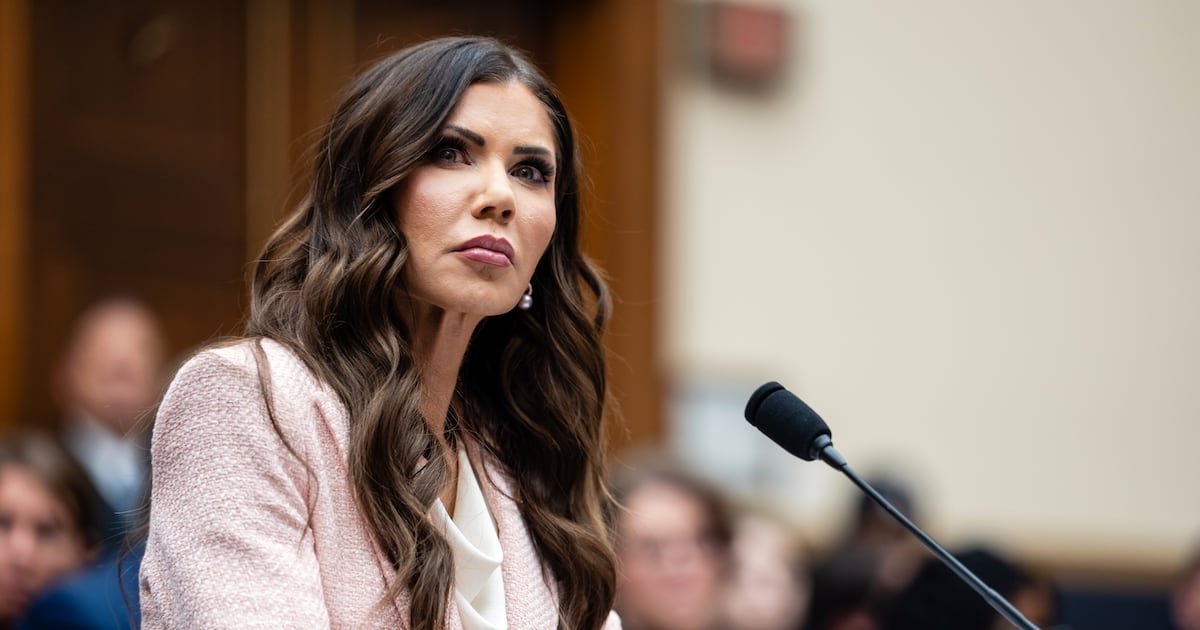 Kristi Noem falls from grace after disastrous handling of Trump’s immigration policy – The Irish Times