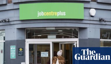 Britain’s job market ‘floundering’ as companies remain cautious about hiring | Business