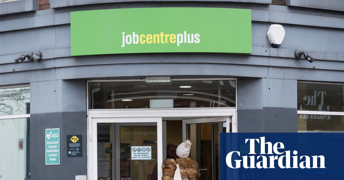 Britain’s job market ‘floundering’ as companies remain cautious about hiring | Business