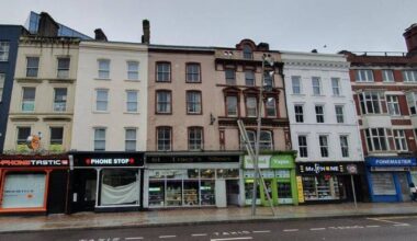 Criticism of trend of vape and phone shops on prime Cork city streets