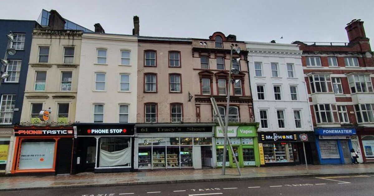 Criticism of trend of vape and phone shops on prime Cork city streets