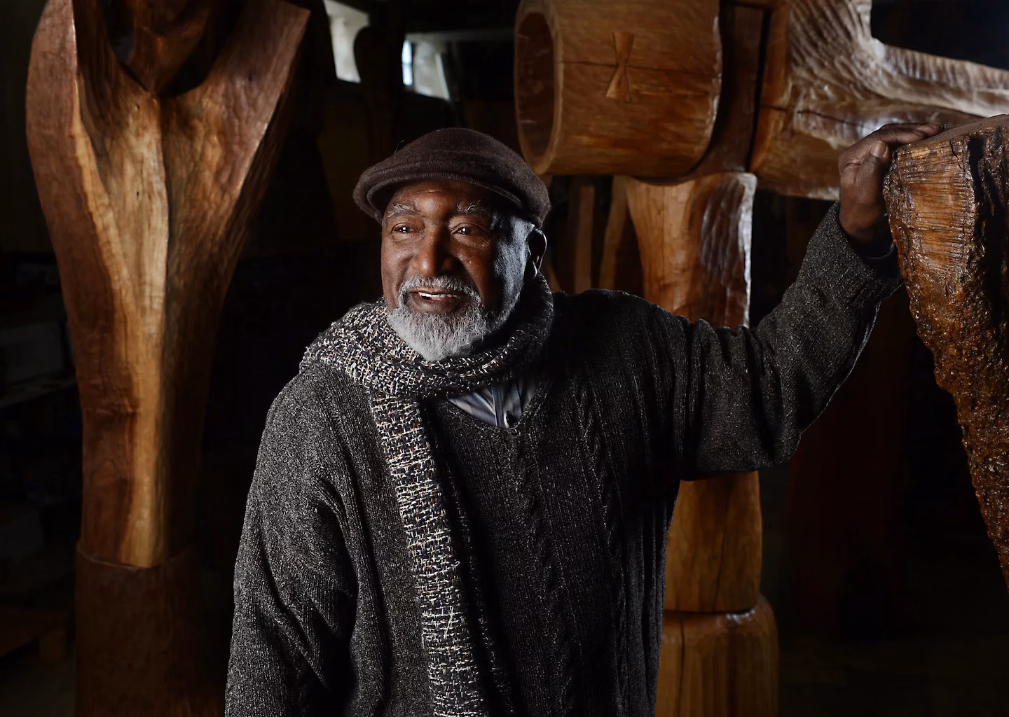 Sculptor Thaddeus Mosley, who found international fame in his 90s, is dead