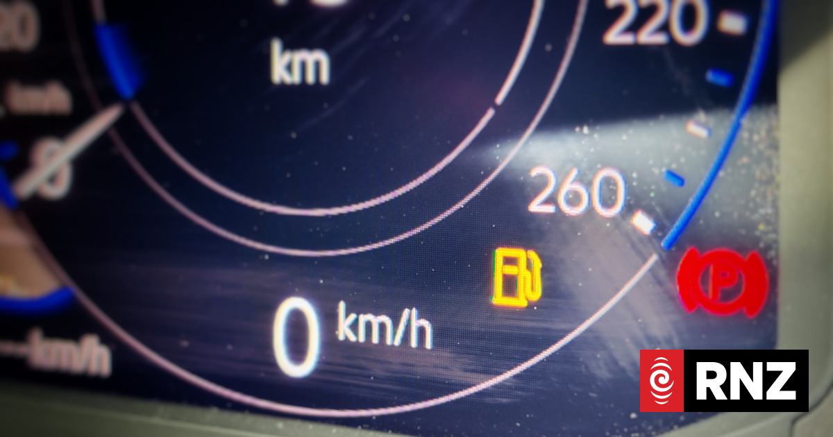 Fuel supplies in NZ: 'Unless things change there'll be big challenges'