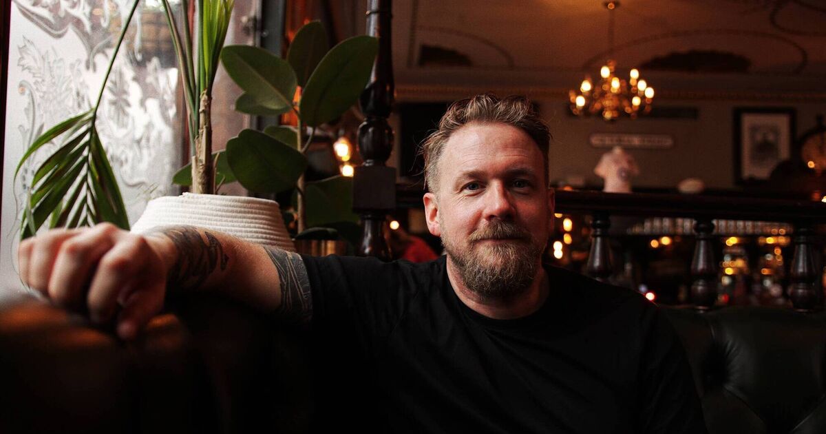 Cork singer songwriters collaborate on new single