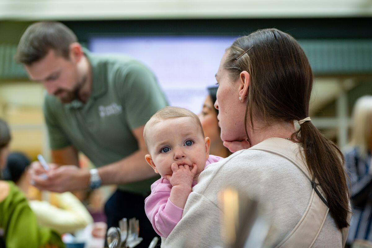 Parents with babies in arms enjoy a relaxed morning of coffee and conversation at the Irish Examiner Parenting event at Here’s Health in Douglas Court Shopping Centre. Picture Chani Anderson