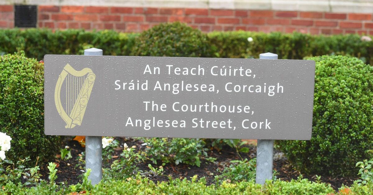 Cork man threatened staff at pub he would burn it down and was later seen in area carrying bow and arrow