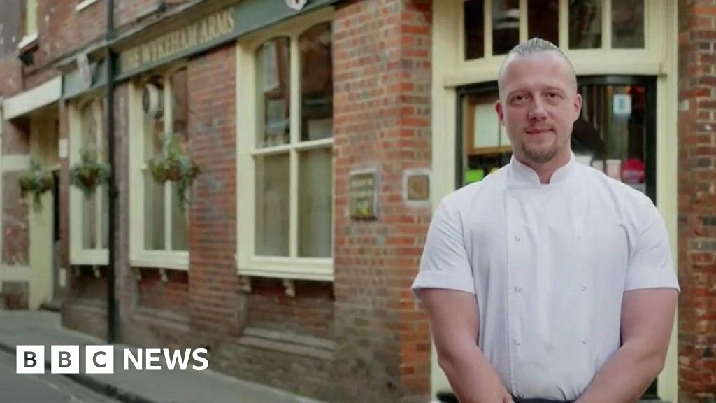 Winchester pub chef Luke Emmess 'feeling good' as MasterChef final airs - bbc.com