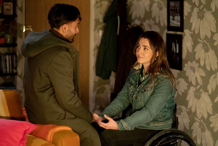 Penny and Vinny gaze into one another's eyes in a scene from EastEnders