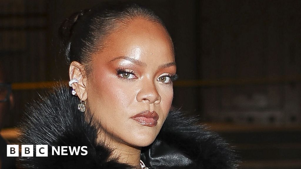 Woman arrested after Rihanna's Beverly Hills mansion hit by gunfire - BBC
