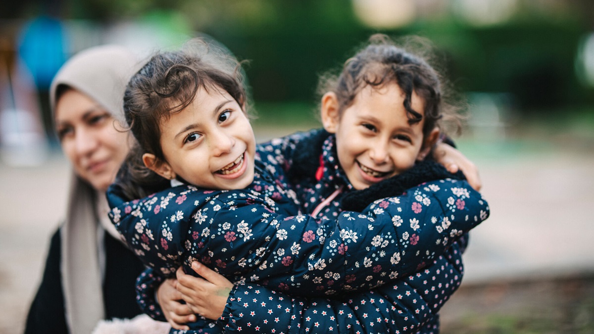 Encouraging progress in inclusive health policies for refugees and migrants