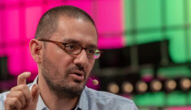 Former Uber Exec Says Tesla FSD Crash Exposed This Big Risk With AI