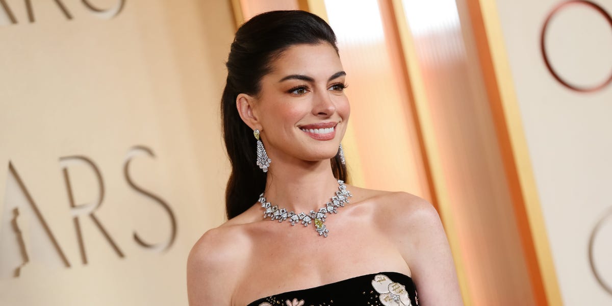Anne Hathaway, 43, Says She Quit Being a 'Stressed Person'