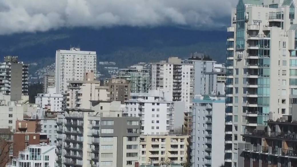 Click to play video: 'Study finds earthquake risk with West End Vancouver high rises and concrete buildings'