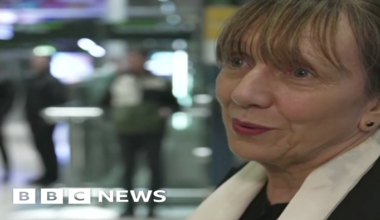 Emirates flight with 400 passengers takes off from Dubai for Dublin - BBC