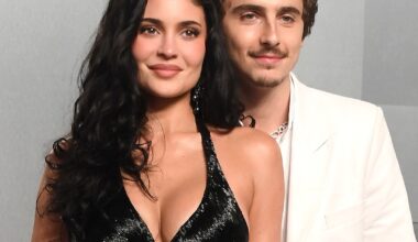 Kylie Jenner, Timothée Chalamet Beach Vacation: Photos