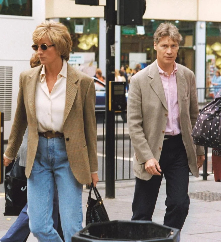Princess Diana and Richard Kay in Kensington, London in 1996Credit: David O'Neil/Mail On Sunday/Shutterstock