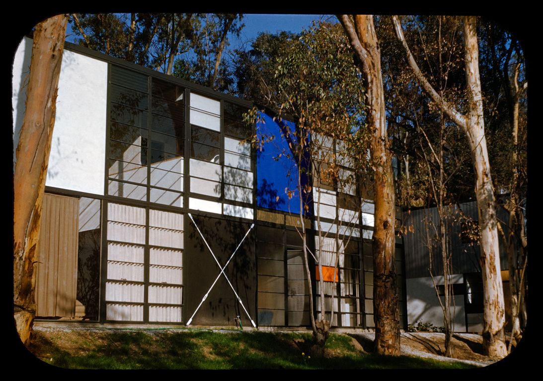 An early 1950s photograph of the Eames House, initially intended for the film House: After Five Years of Living.