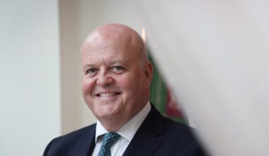 AIB plans to return €2.25bn to shareholders and more than quadruple CEO pay – The Irish Times