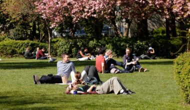 Sunshine and dry spells this weekend but unsettled conditions ahead – The Irish Times