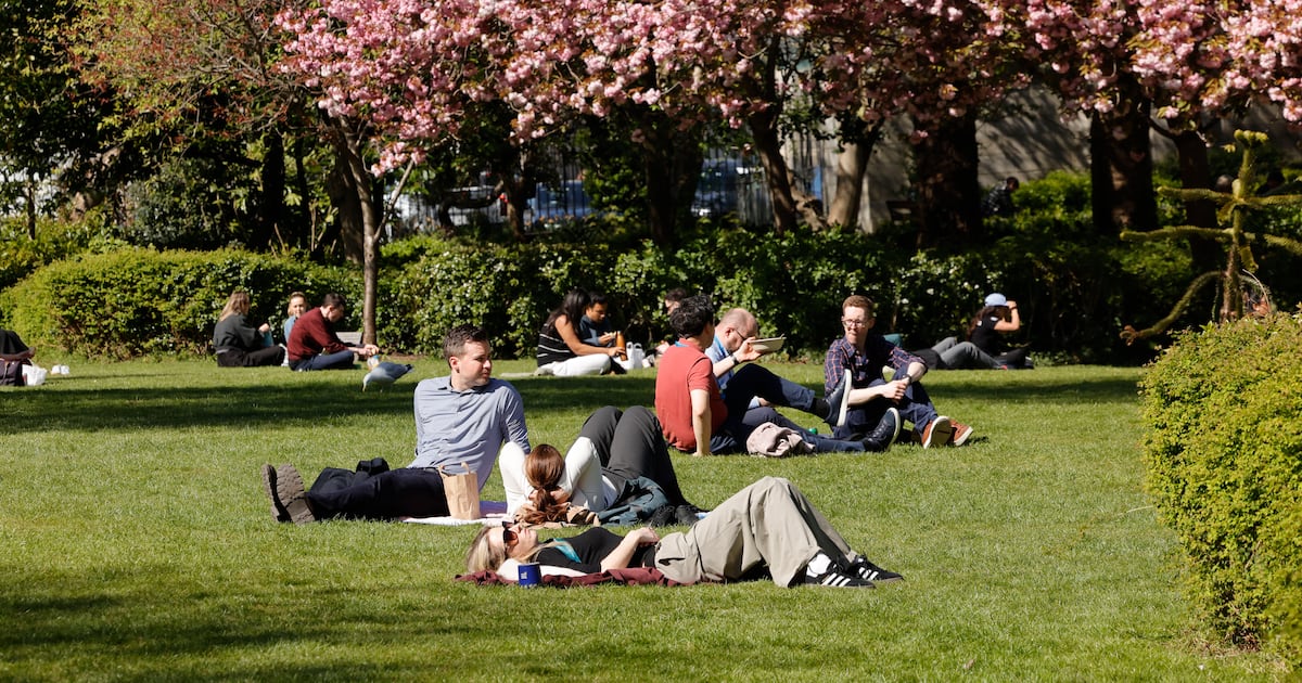 Sunshine and dry spells this weekend but unsettled conditions ahead – The Irish Times