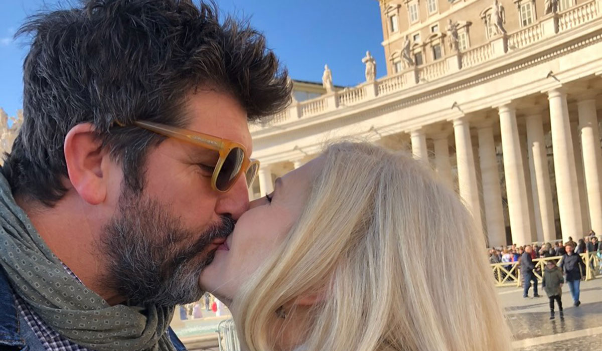 'Tears of joy and happiness': Yvonne Connolly and John Conroy say I Do in chic city wedding