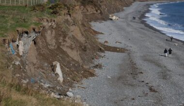 Greystones cliff erosion exposes waste and raises concerns old town dump is falling into sea – The Irish Times