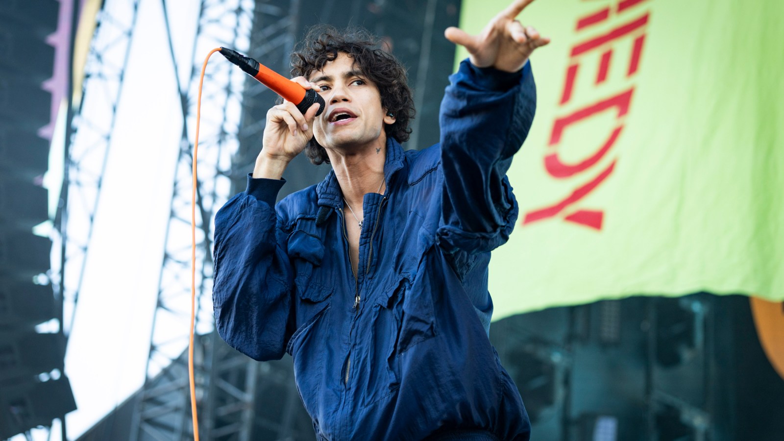 Dominic Fike Surges on Spotify and 'Billboard' Charts With 'Babydoll'