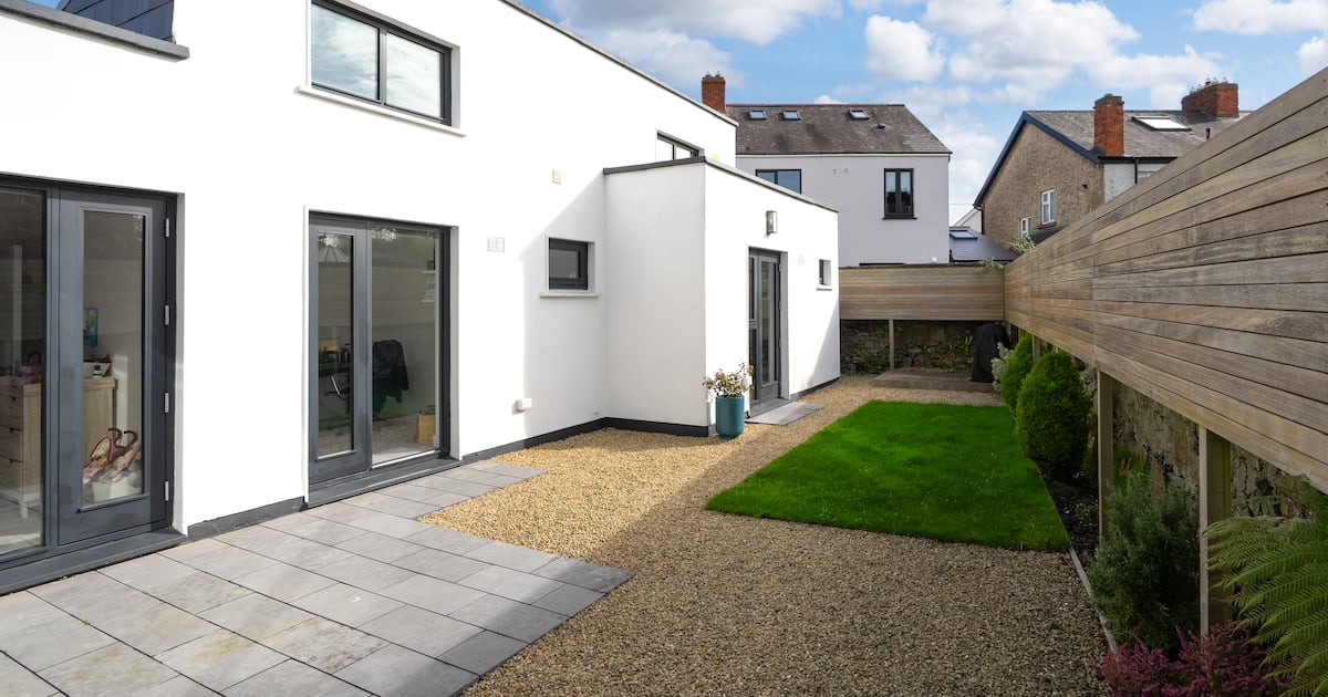 Mews tucked away off Serpentine Avenue in Sandymount – The Irish Times