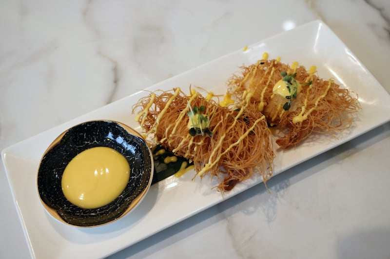 China Hunan: Mango king prawn kataifi pastry with homemade mayo sauce