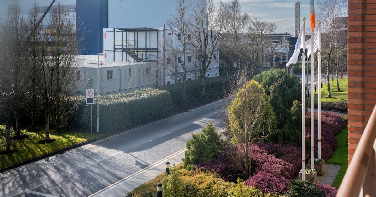 Weight-loss drug pioneer announces €432m investment to build pill plant in Athlone – The Irish Times