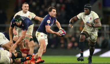 France's Antoine Dupont passes the ball as England's Maro Itoje moves to challenge during the 2025 Six Nations match