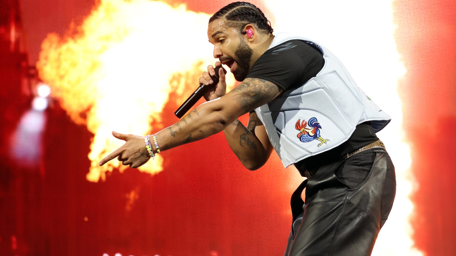 Drake Honors Nelly Furtado, Ribs Juno Awards Over 2011 Snub