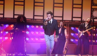 Watch Harry Styles Bring “Dance No More” and “Coming Up Roses” to SNL
