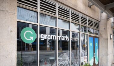 Grammarly Is Offering ‘Expert’ AI Reviews From Your Favorite Authors—Dead or Alive